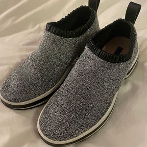 Stuart Weitzman fashion pull on sneaker